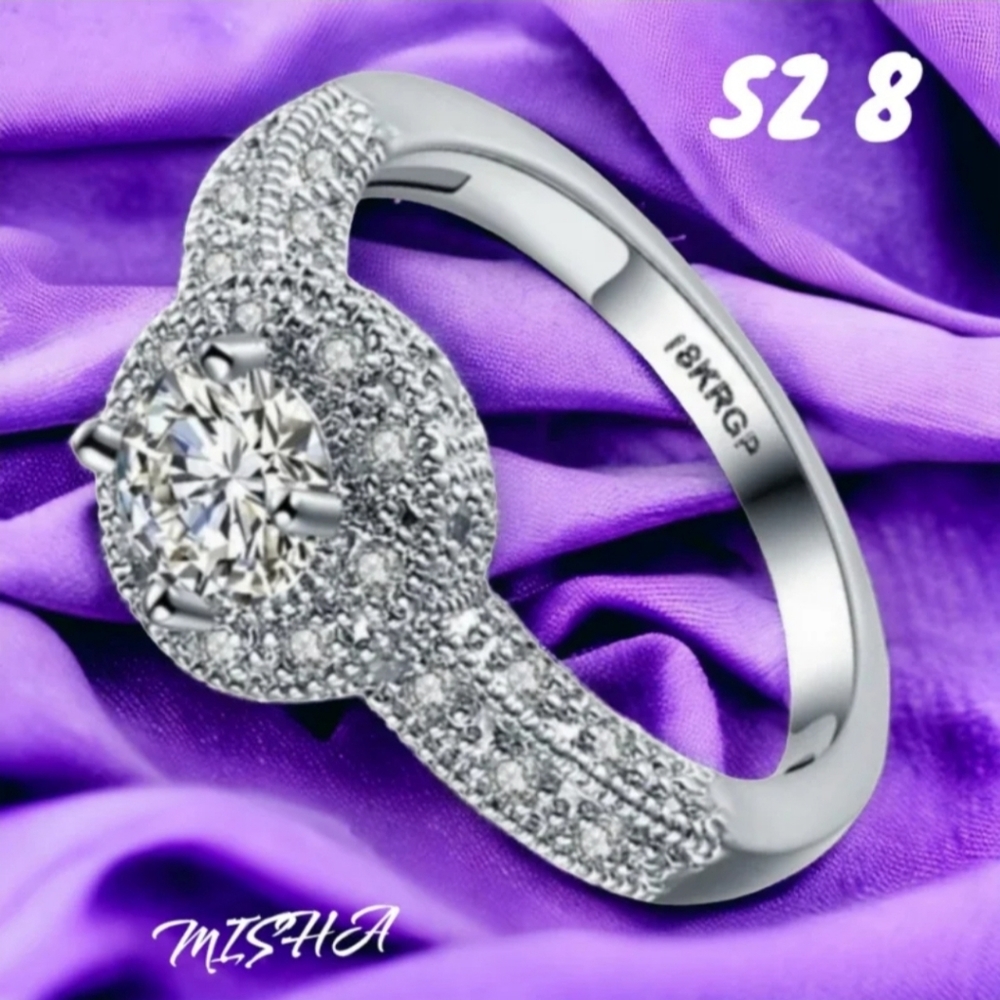 Aventura 18K White Gold Plated Ring SZ 8 NIB